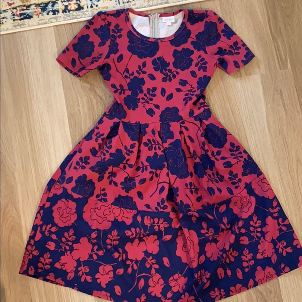 EUC - LuLaRoe Amelia dress size XS